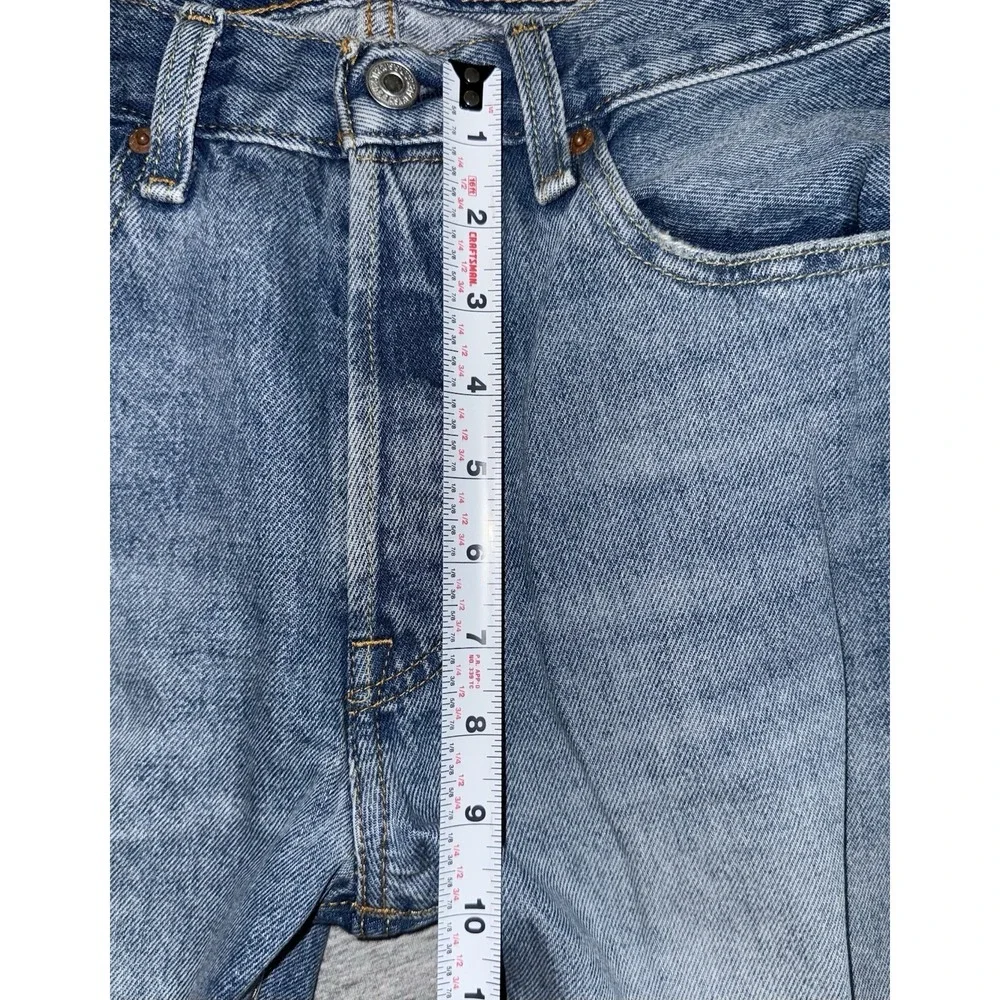 Levi 501 Straight Leg Size 31x32 Distressed Ripped Jeans Medium Wash Button Fly